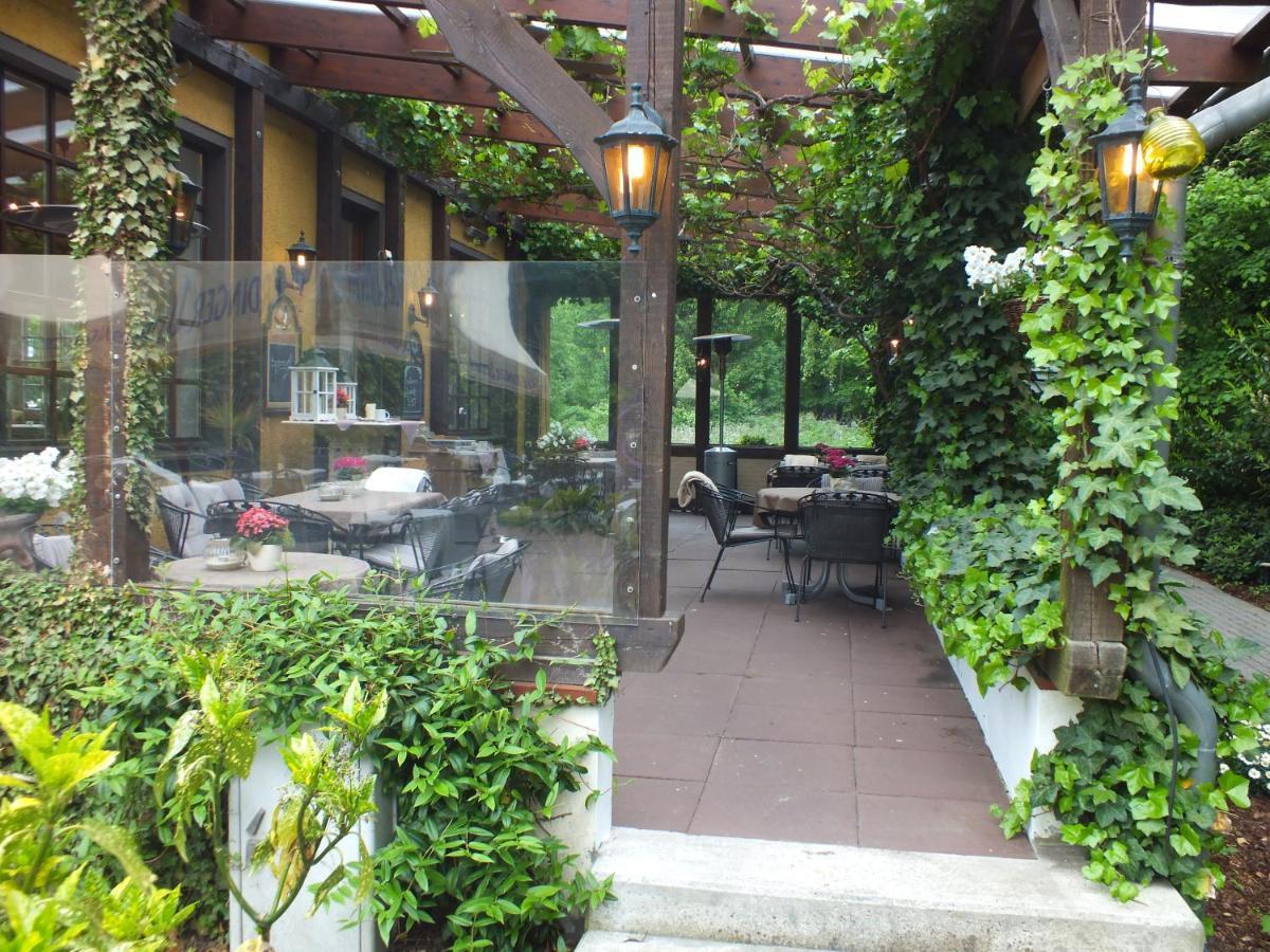 Schloß Holte-Stukenbrock Hotel Holter Schlosskrug מראה חיצוני תמונה
