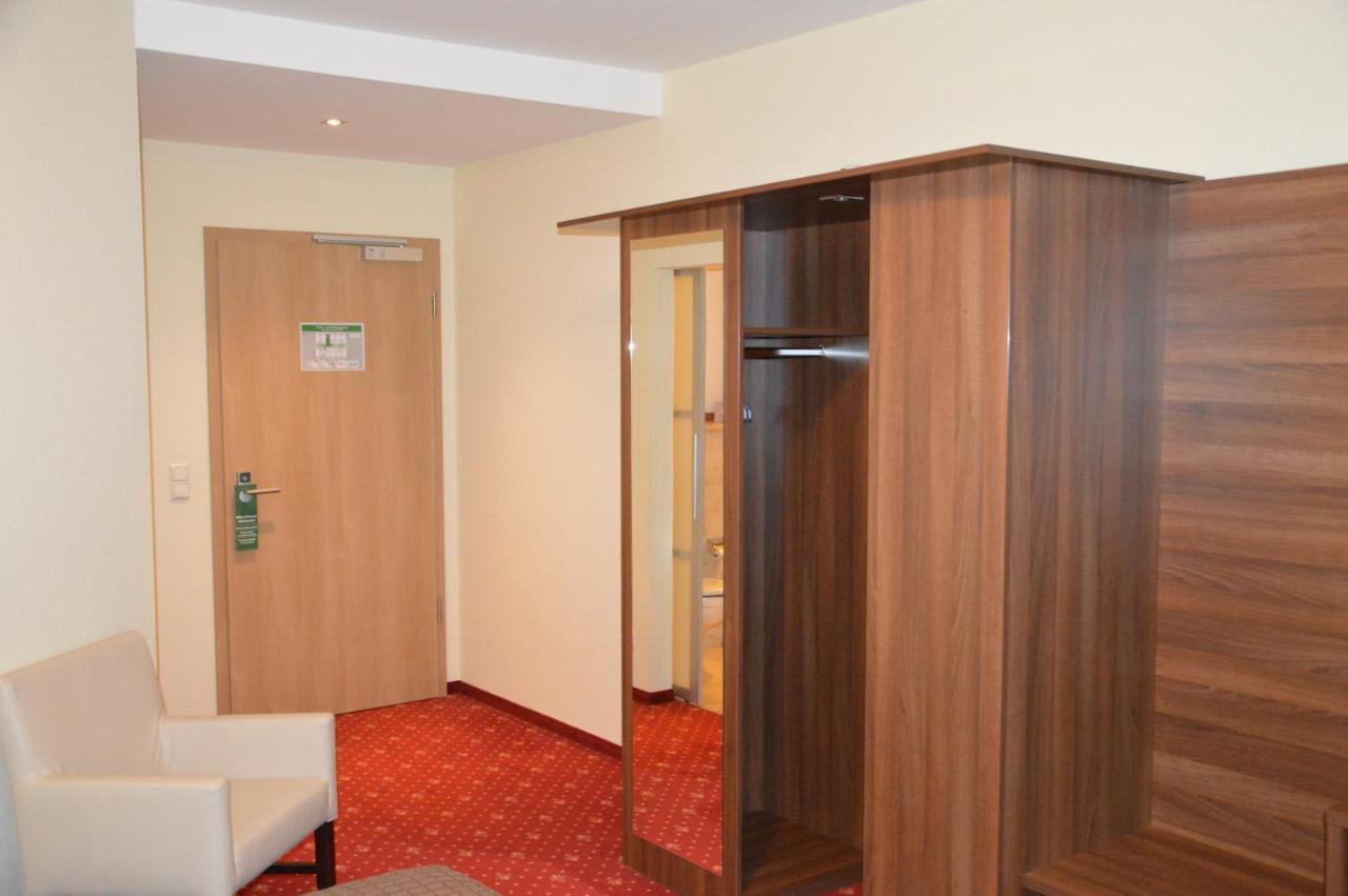 Schloß Holte-Stukenbrock Hotel Holter Schlosskrug מראה חיצוני תמונה